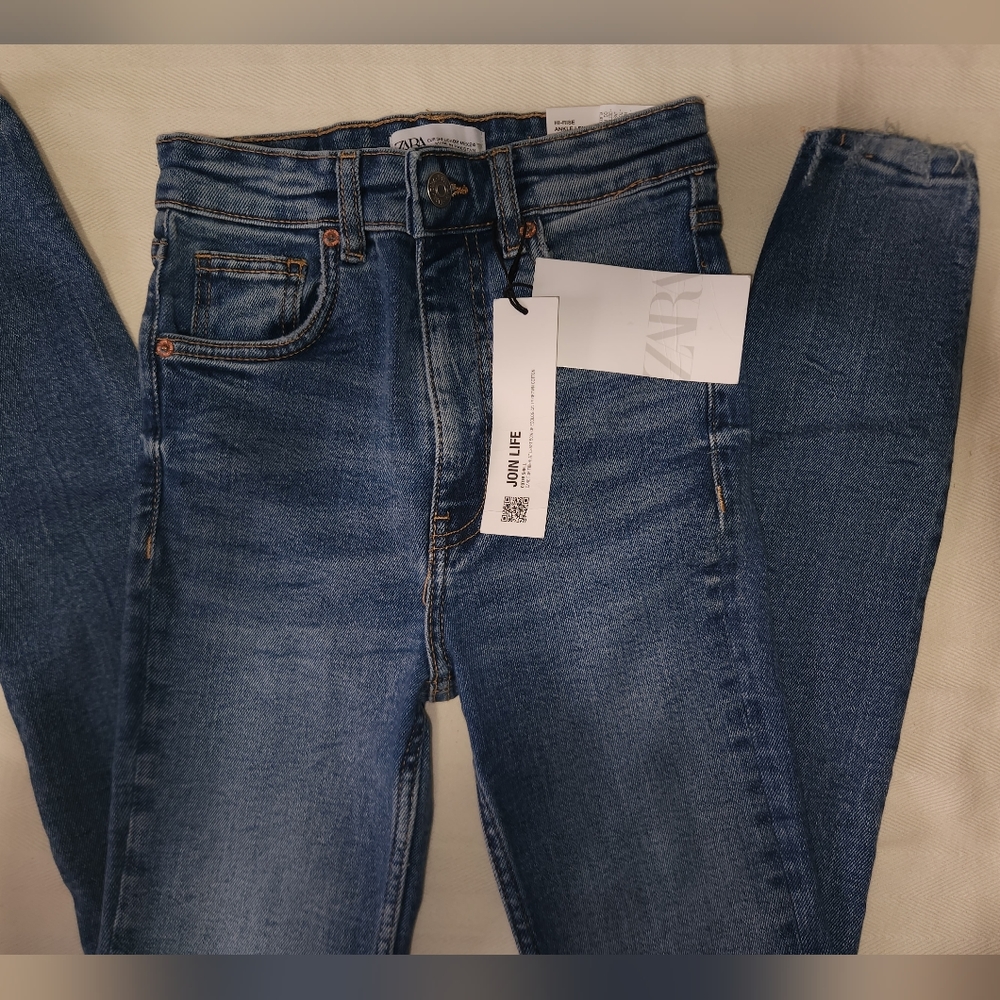 Zara Skinny Vintage Jeans - Picture 2 of 4